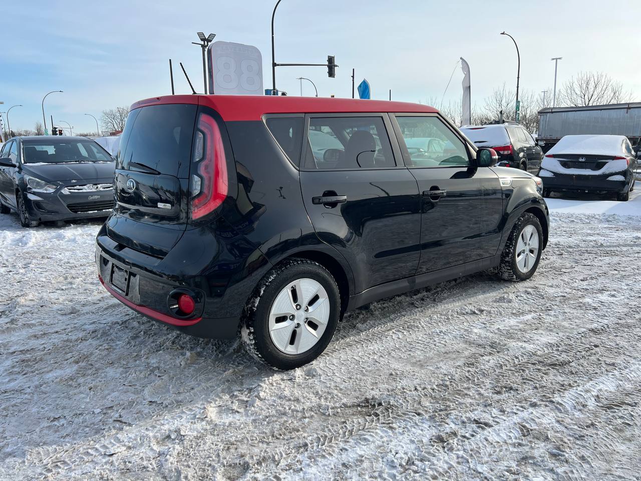 2016 Kia Soul EV Luxury**Jamais Accidentee**NAVIGATION**CUIR**SIEGES CHAUFFANTS AVANT ET ARRIERE**SIEGES FROIDS**VOLANT CHAUFFANT**MAGS** Main Image