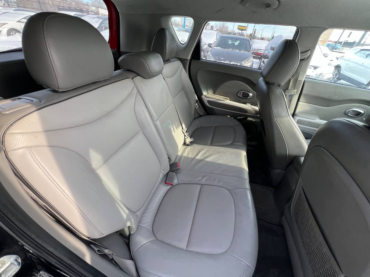 2016 Kia Soul EV Luxury**Jamais Accidentee**NAVIGATION**CUIR**SIEGES CHAUFFANTS AVANT ET ARRIERE**SIEGES FROIDS**VOLANT CHAUFFANT**MAGS** Main Image