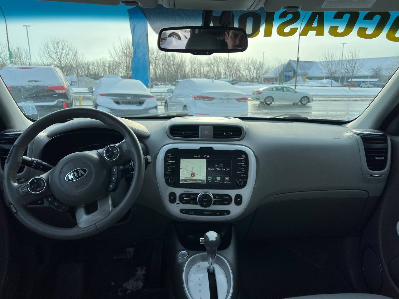 2016 Kia Soul EV Luxury**Jamais Accidentee**NAVIGATION**CUIR**SIEGES CHAUFFANTS AVANT ET ARRIERE**SIEGES FROIDS**VOLANT CHAUFFANT**MAGS** Main Image