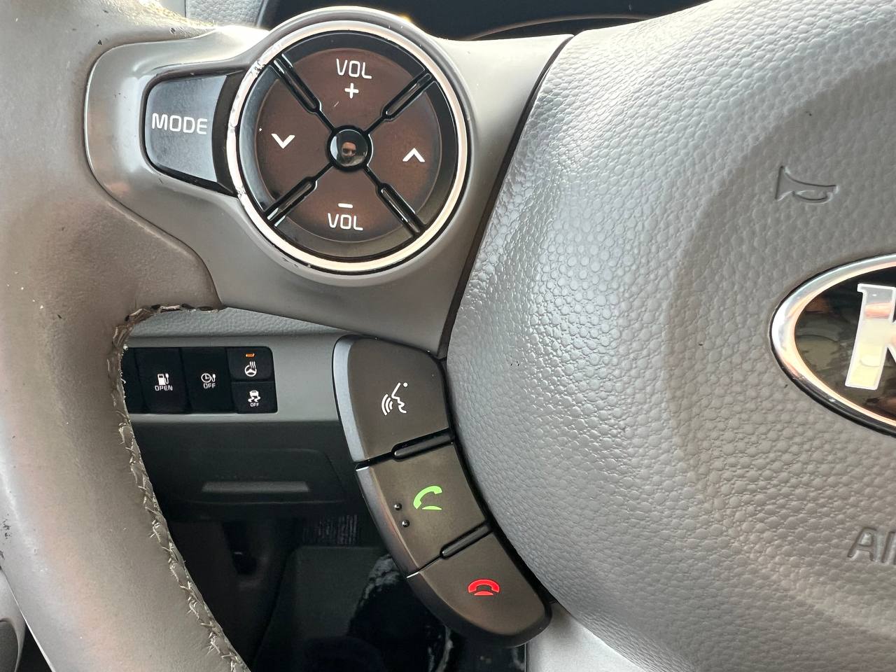 2016 Kia Soul EV Luxury**Jamais Accidentee**NAVIGATION**CUIR**SIEGES CHAUFFANTS AVANT ET ARRIERE**SIEGES FROIDS**VOLANT CHAUFFANT**MAGS** Main Image