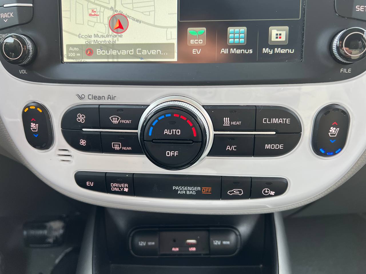 2016 Kia Soul EV Luxury**Jamais Accidentee**NAVIGATION**CUIR**SIEGES CHAUFFANTS AVANT ET ARRIERE**SIEGES FROIDS**VOLANT CHAUFFANT**MAGS** Main Image