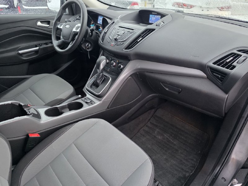 2013 Ford Escape **JAMAIS ACCIDENTEE**TRES BAS KILO**58 000KM**CERTIFIEE**SIEGES CHAUFFANTS**MAGS**EN SPECIAL** Image principale