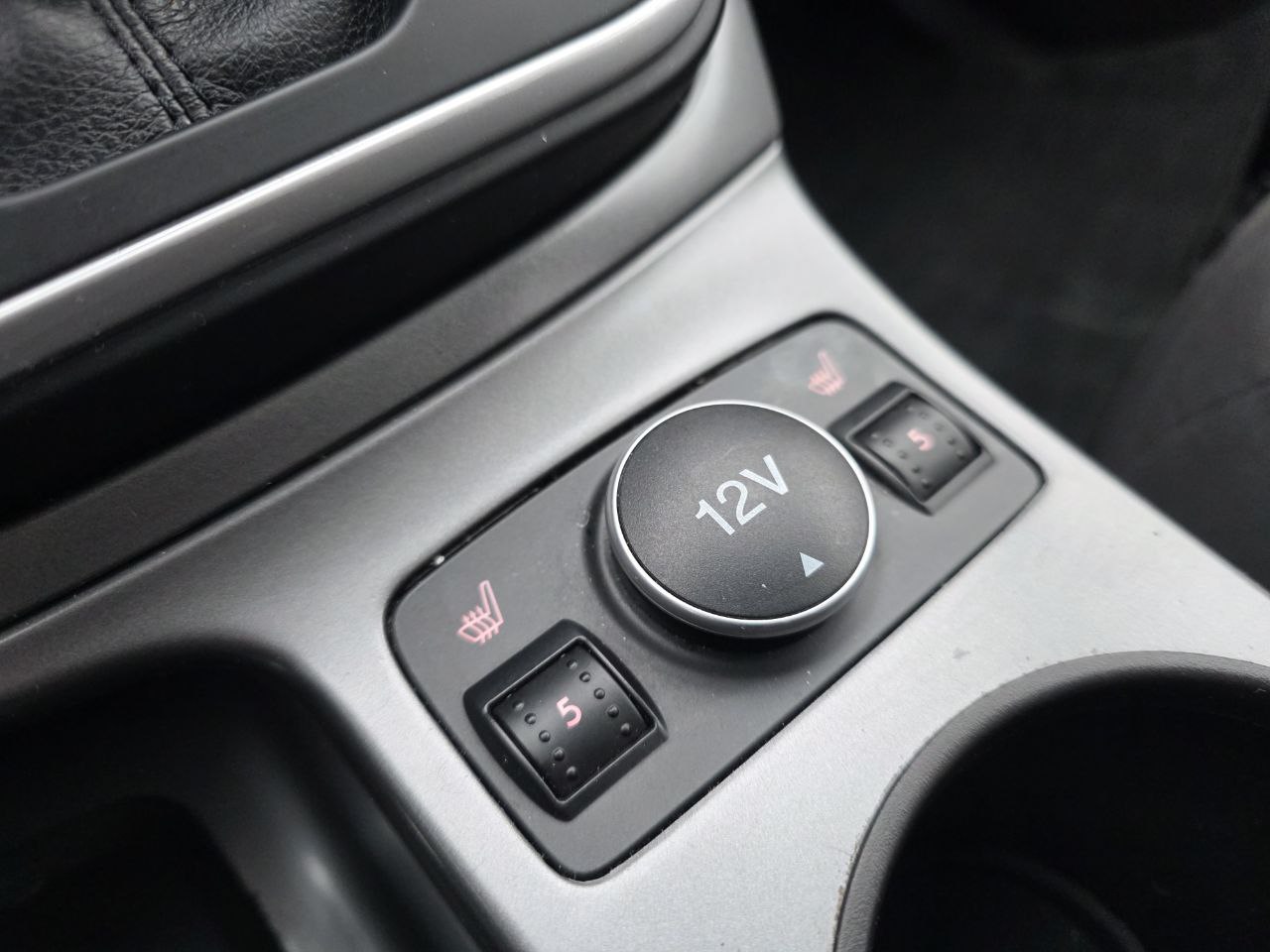 2013 Ford Escape **JAMAIS ACCIDENTEE**TRES BAS KILO**58 000KM**CERTIFIEE**SIEGES CHAUFFANTS**MAGS**EN SPECIAL** Image principale