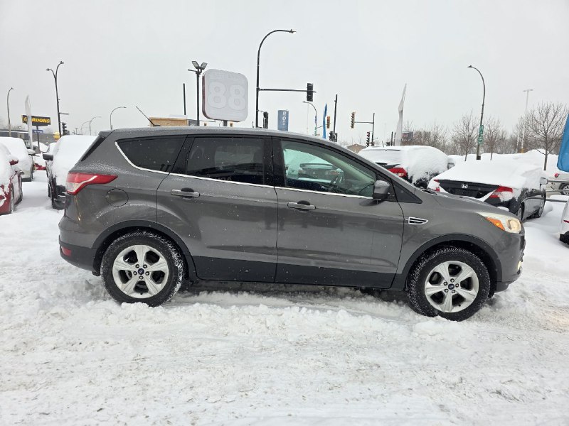 2013 Ford Escape **JAMAIS ACCIDENTEE**TRES BAS KILO**58 000KM**CERTIFIEE**SIEGES CHAUFFANTS**MAGS**EN SPECIAL** Image principale