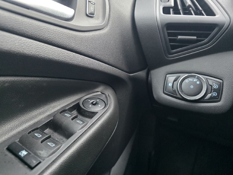 2013 Ford Escape **JAMAIS ACCIDENTEE**TRES BAS KILO**58 000KM**CERTIFIEE**SIEGES CHAUFFANTS**MAGS**EN SPECIAL** Image principale