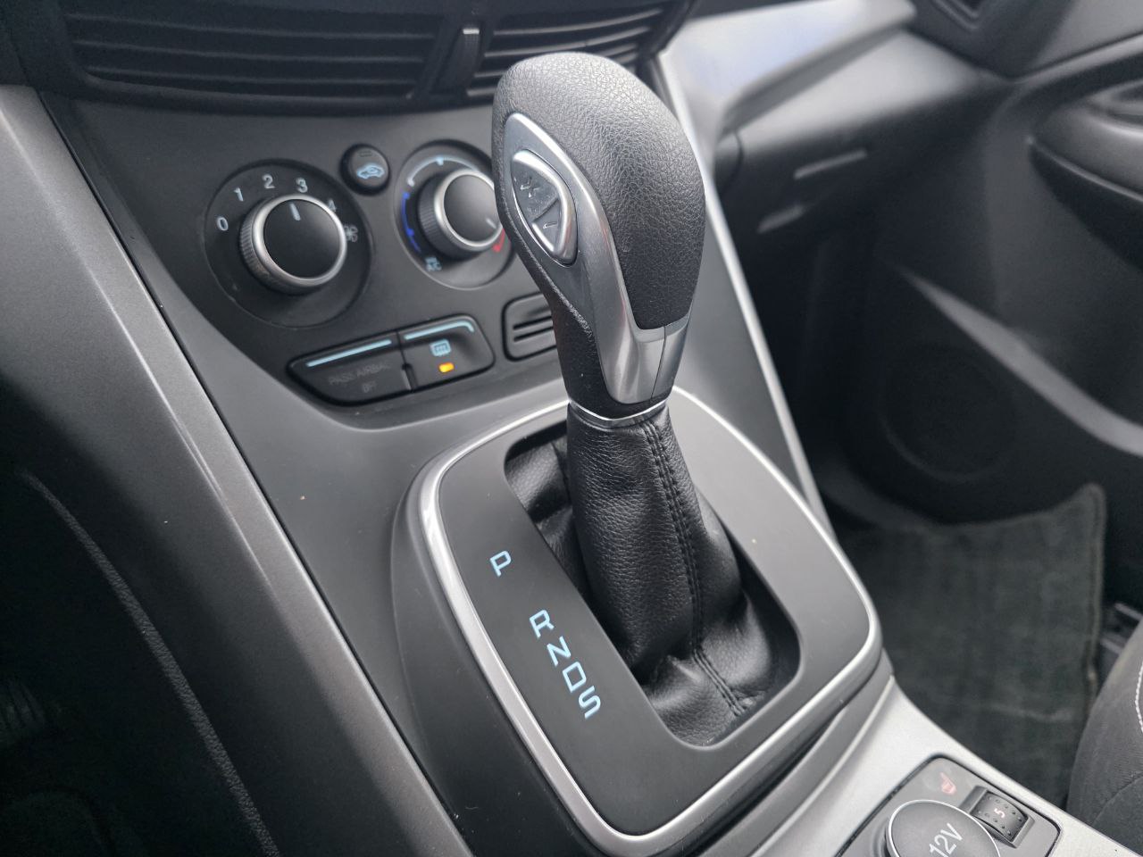 2013 Ford Escape **JAMAIS ACCIDENTEE**TRES BAS KILO**58 000KM**CERTIFIEE**SIEGES CHAUFFANTS**MAGS**EN SPECIAL** Image principale