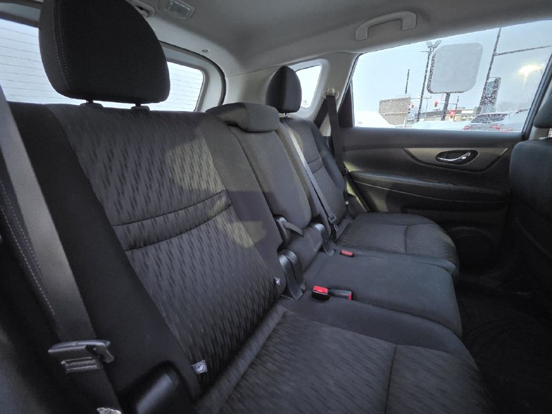 2017 Nissan Rogue S**AWD**CAMERA DE RECULE**SIEGES CHAUFFANTS** Image principale