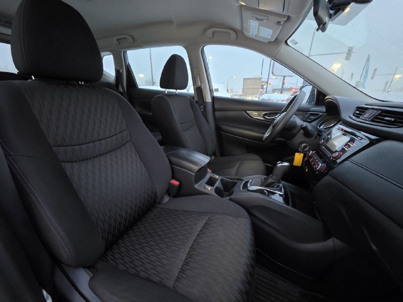 2017 Nissan Rogue S**AWD**CAMERA DE RECULE**SIEGES CHAUFFANTS** Image principale