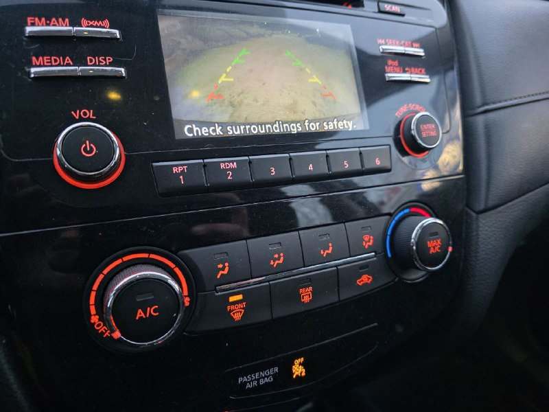 2017 Nissan Rogue S**AWD**CAMERA DE RECULE**SIEGES CHAUFFANTS** Image principale