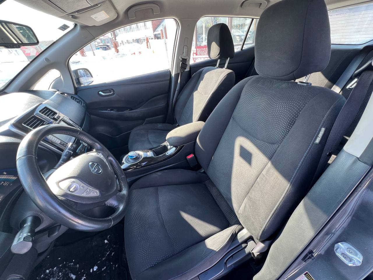 2014 Nissan LEAF SV**JAMAIS ACCIDENTEE**CAMERA DE RECUL**Navi**SIEGES CHAUFFANTS Avant et ArriÈre**Volant Chauffant**Mags**Un Proprietaire** Image principale