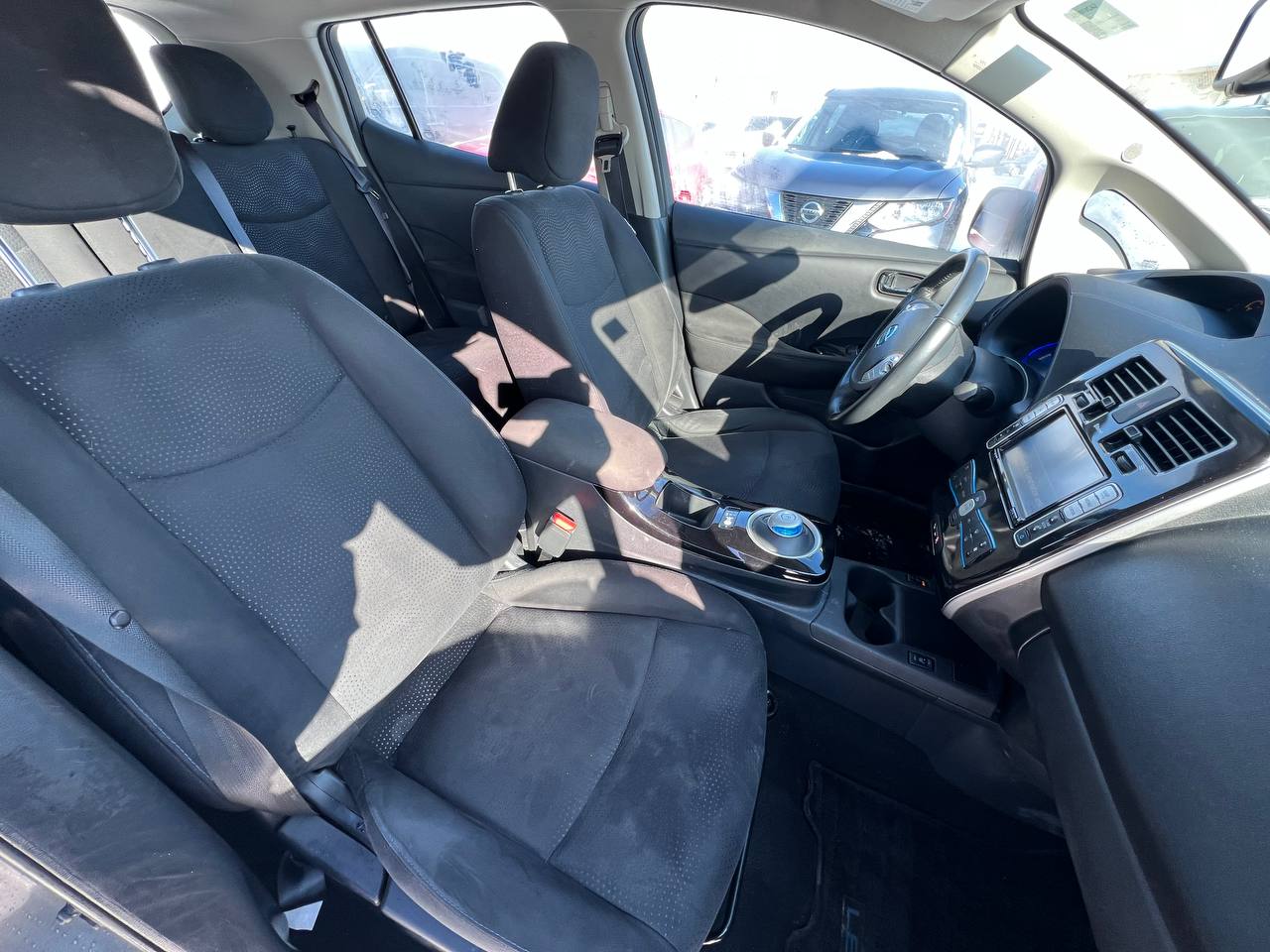 2014 Nissan LEAF SV**JAMAIS ACCIDENTEE**CAMERA DE RECUL**Navi**SIEGES CHAUFFANTS Avant et ArriÈre**Volant Chauffant**Mags**Un Proprietaire** Image principale