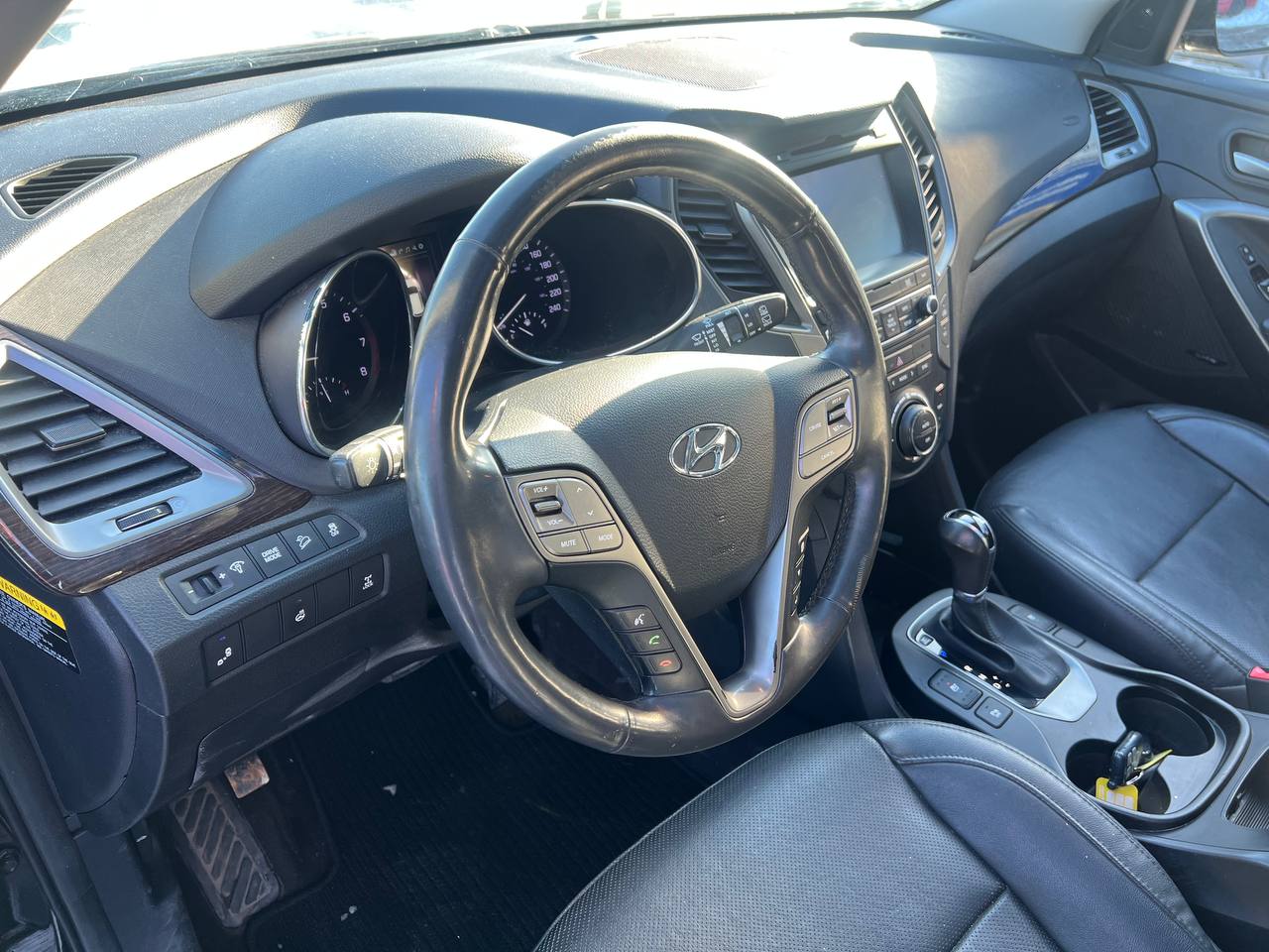 2017 Hyundai Santa Fe Sport Limited**AWD**TOIT OUVRANT PANORAMIQUE**SIEGE EN CUIR**CAMERA DE RECUL**SIEGES CHAUFFNATS AVANT ET ARRIERE**Siege Ventile**Volant Chauffant**Alerte d'angle Mort**MAGS** Image principale