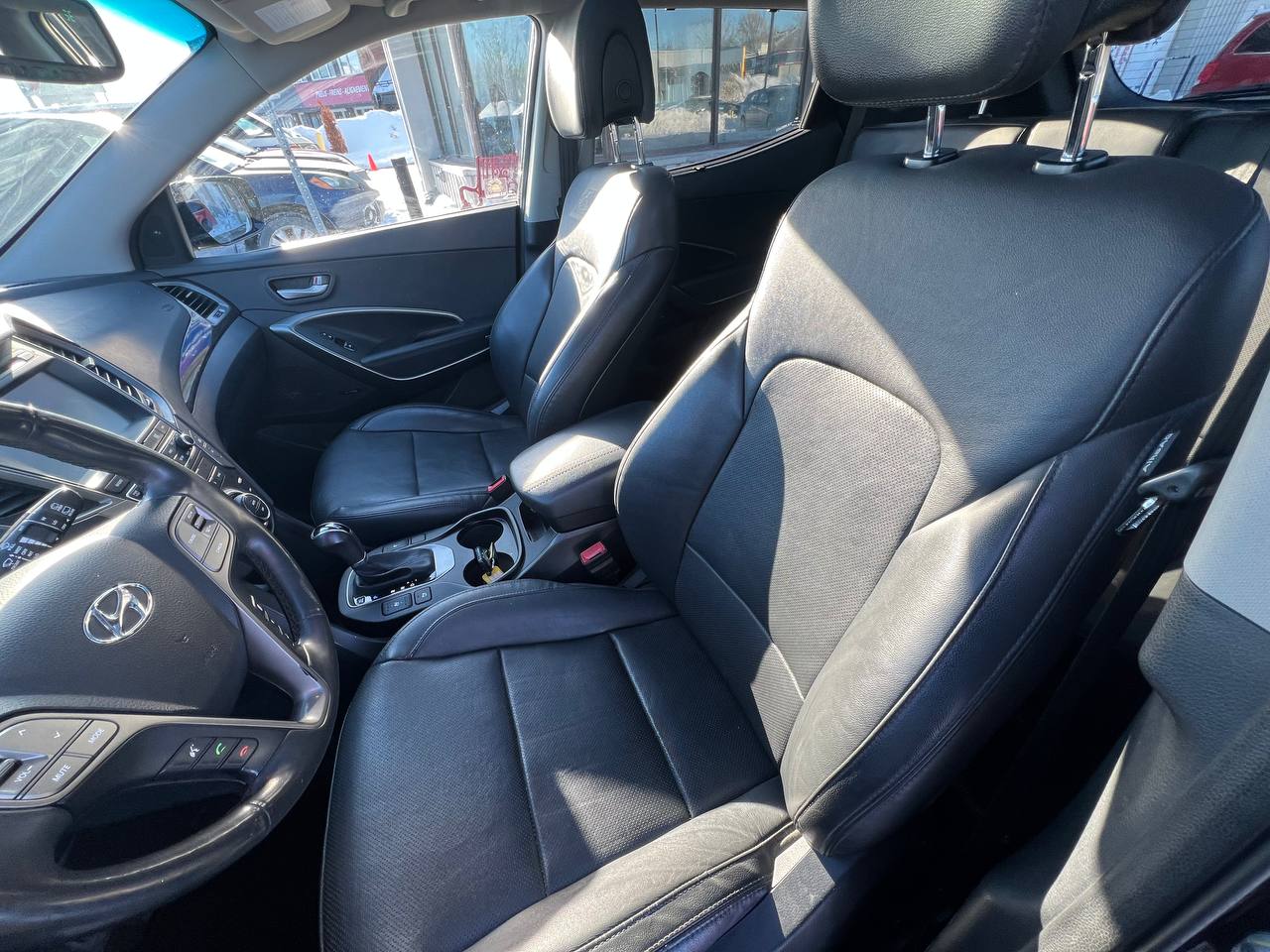 2017 Hyundai Santa Fe Sport Limited**AWD**TOIT OUVRANT PANORAMIQUE**SIEGE EN CUIR**CAMERA DE RECUL**SIEGES CHAUFFNATS AVANT ET ARRIERE**Siege Ventile**Volant Chauffant**Alerte d'angle Mort**MAGS** Image principale