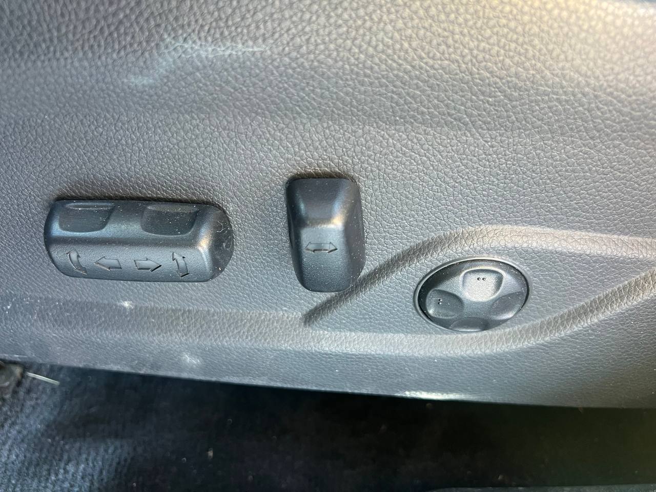 2017 Hyundai Santa Fe Sport Limited**AWD**TOIT OUVRANT PANORAMIQUE**SIEGE EN CUIR**CAMERA DE RECUL**SIEGES CHAUFFNATS AVANT ET ARRIERE**Siege Ventile**Volant Chauffant**Alerte d'angle Mort**MAGS** Image principale