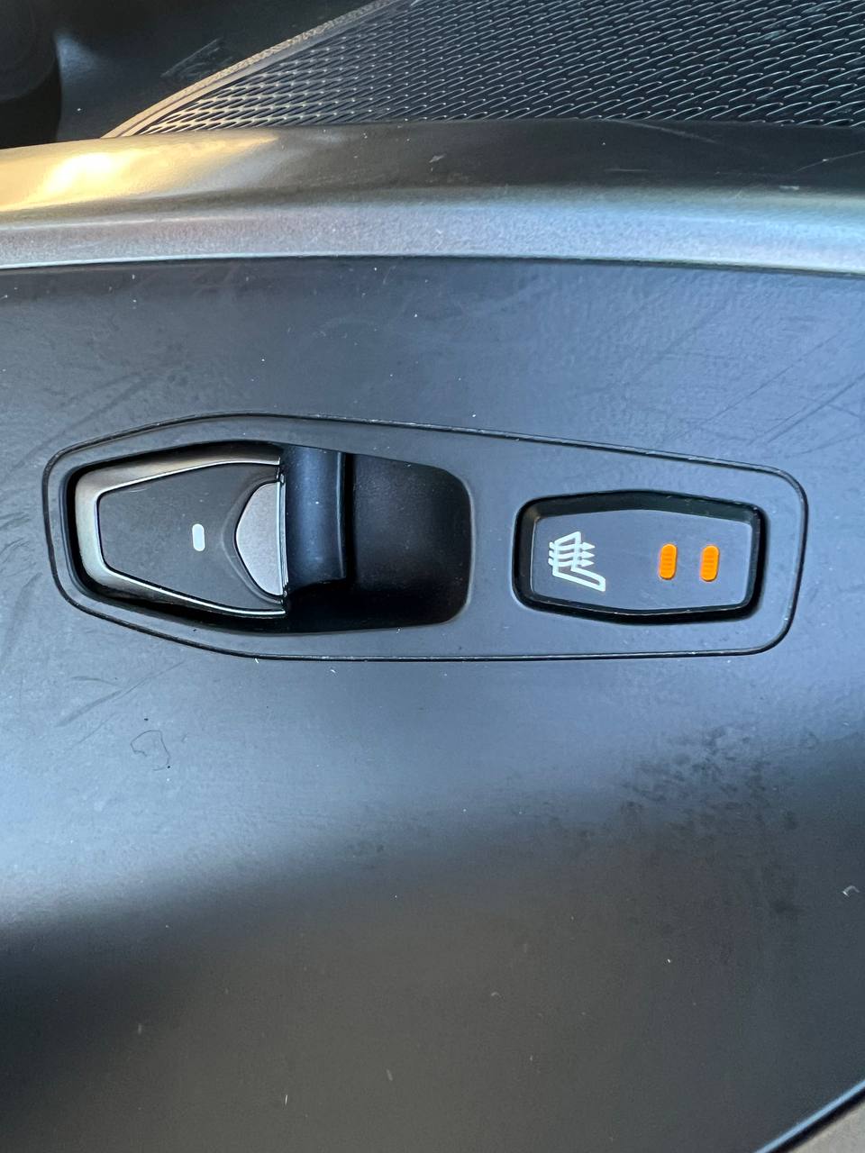 2017 Hyundai Santa Fe Sport Limited**AWD**TOIT OUVRANT PANORAMIQUE**SIEGE EN CUIR**CAMERA DE RECUL**SIEGES CHAUFFNATS AVANT ET ARRIERE**Siege Ventile**Volant Chauffant**Alerte d'angle Mort**MAGS** Image principale