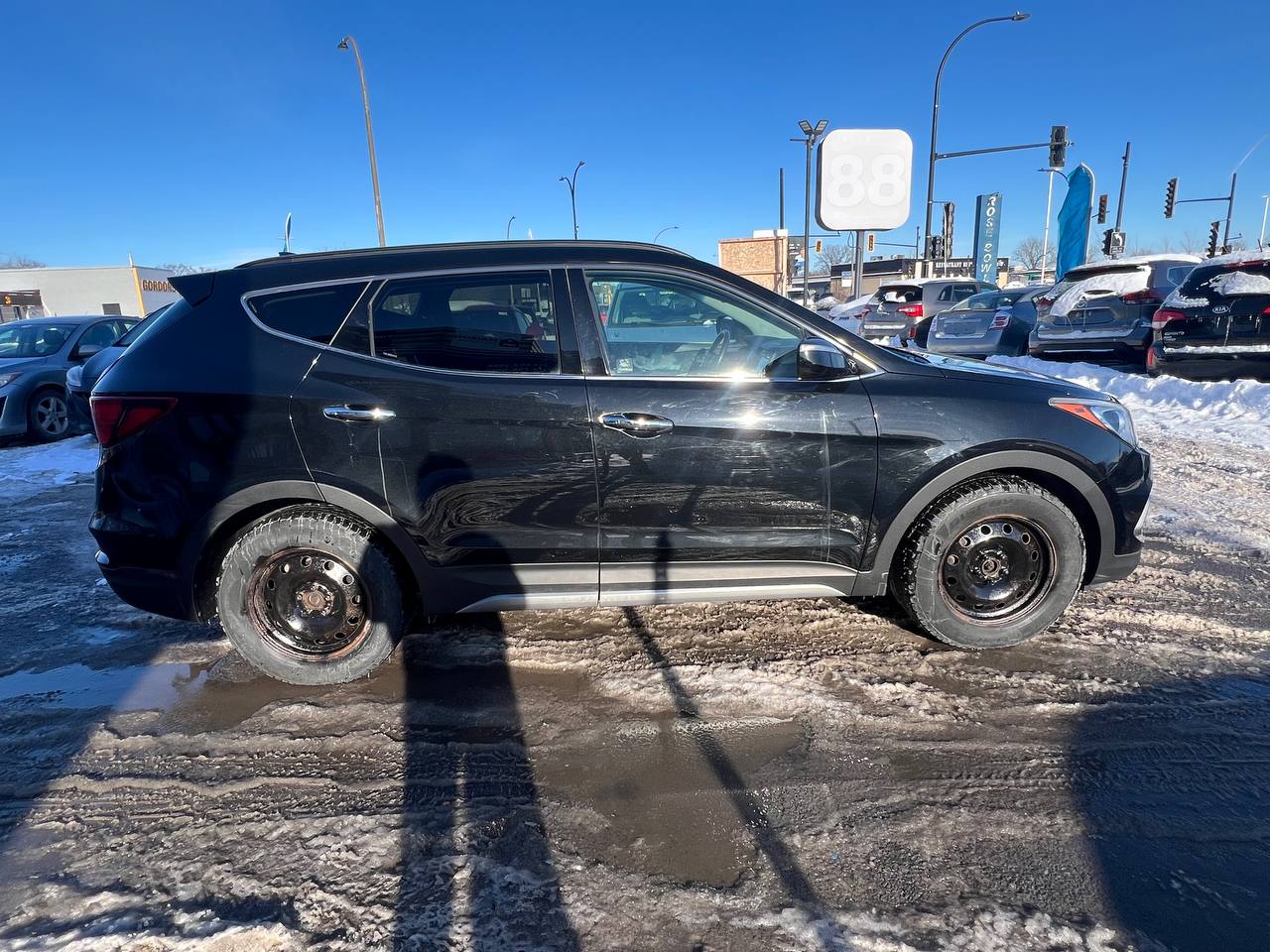 2017 Hyundai Santa Fe Sport Limited**AWD**TOIT OUVRANT PANORAMIQUE**SIEGE EN CUIR**CAMERA DE RECUL**SIEGES CHAUFFNATS AVANT ET ARRIERE**Siege Ventile**Volant Chauffant**Alerte d'angle Mort**MAGS** Image principale