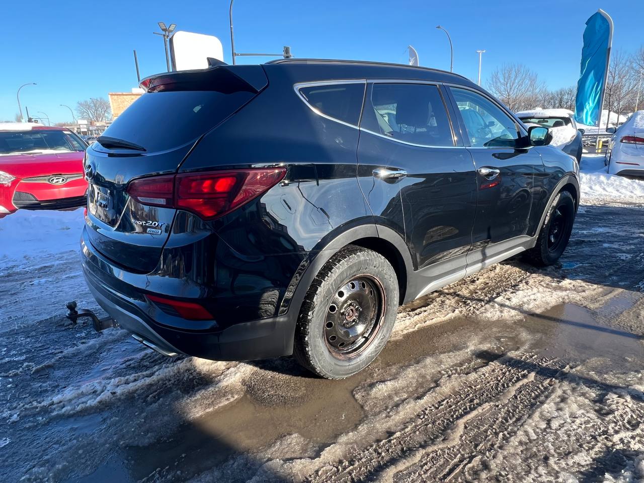 2017 Hyundai Santa Fe Sport Limited**AWD**TOIT OUVRANT PANORAMIQUE**SIEGE EN CUIR**CAMERA DE RECUL**SIEGES CHAUFFNATS AVANT ET ARRIERE**Siege Ventile**Volant Chauffant**Alerte d'angle Mort**MAGS** Image principale