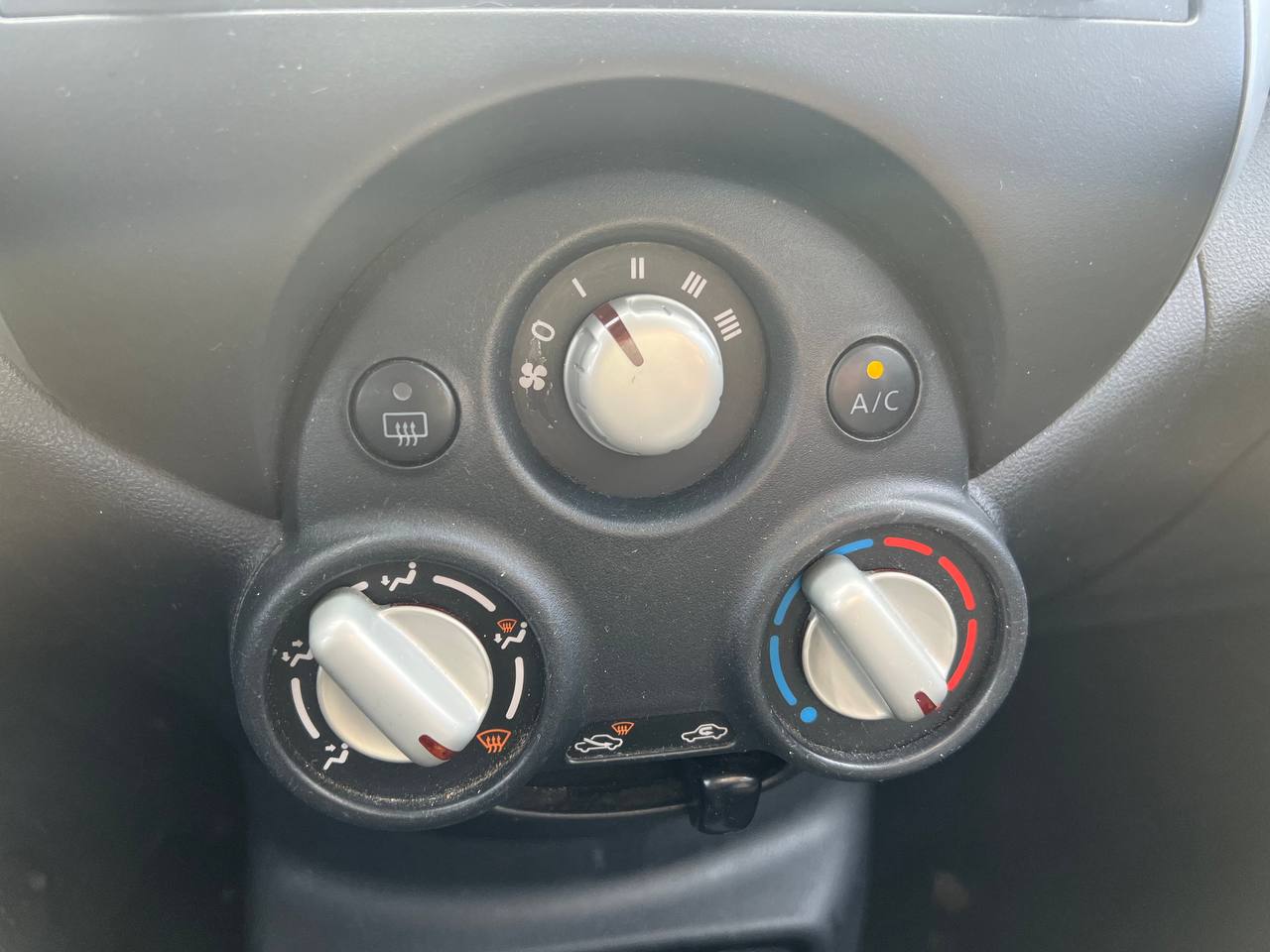 2016 Nissan Micra SV**Jamais Accidentee**Un Proprietaire**AC**MANUELLE** Image principale