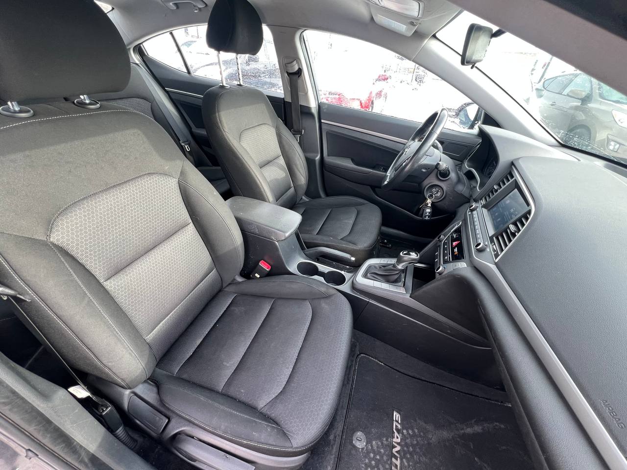 2017 Hyundai Elantra GL**CAR PLAY**CAMERA DE RECULE**SIEGES CHAUFFANTS**VOLANT CHAUFFANTS**ANGLE MORT**MAGS** Image principale