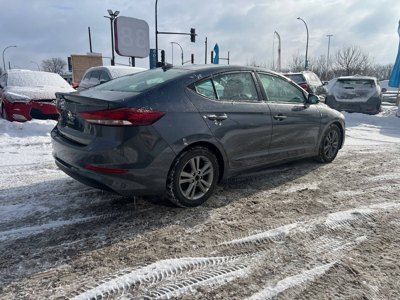 2017 Hyundai Elantra GL**CAR PLAY**CAMERA DE RECULE**SIEGES CHAUFFANTS**VOLANT CHAUFFANTS**ANGLE MORT**MAGS** Image principale