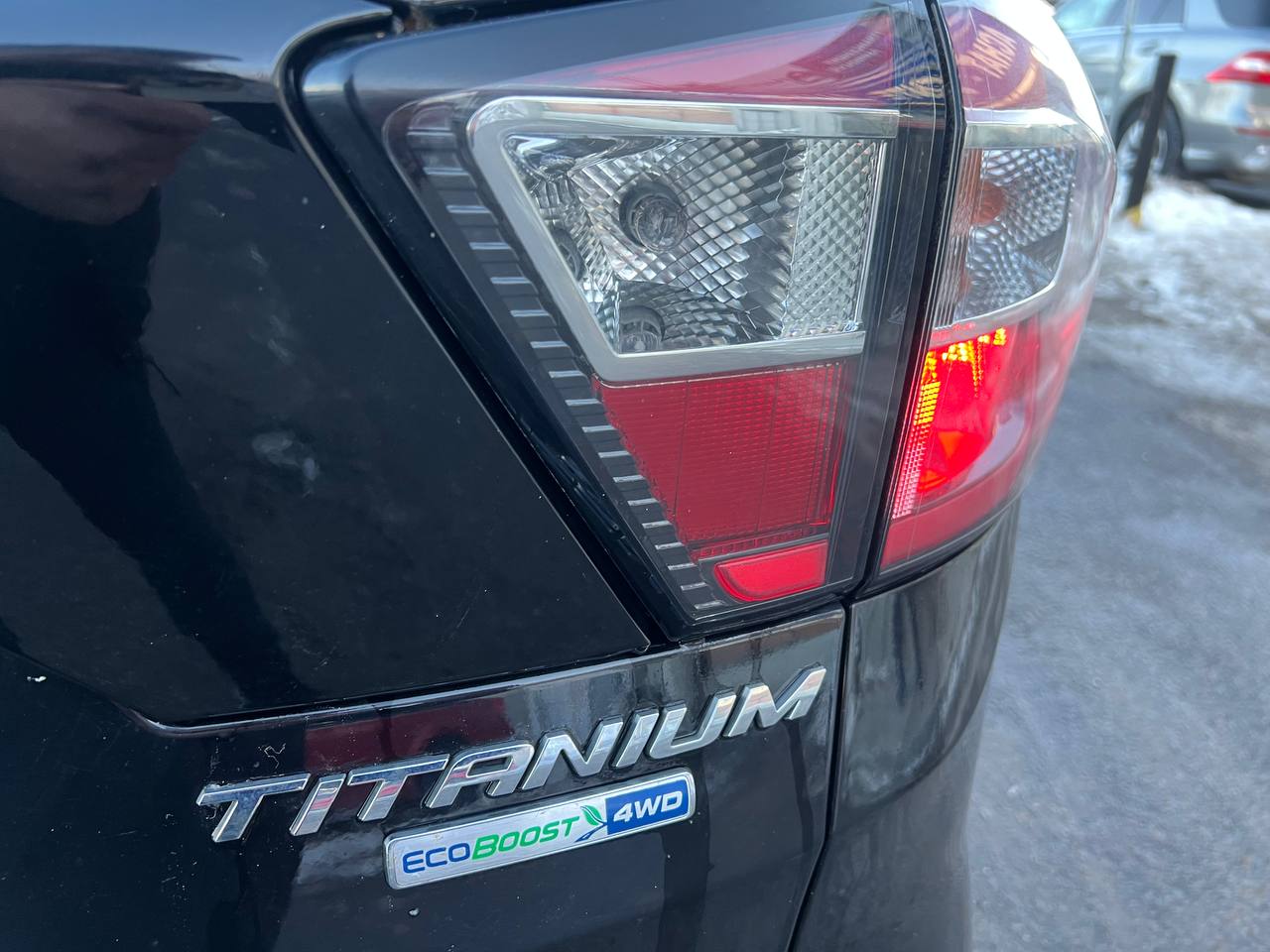 2017 Ford Escape Titanium**AWD**JAMAIS ACCIDENTEE**SAAQ CERTIFIEE**Toit Ouvrant Panoramique**ANGLE MORT**CamÉra de Recul**SIEGES EN CUIR**Navigation**SIEGES CHAUFFANTS**VOLANT CHAUFFANT**dÉmarrage À distance**MAGS** Image principale