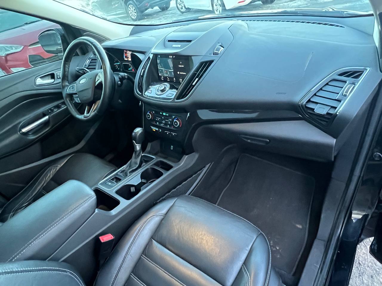 2017 Ford Escape Titanium**AWD**JAMAIS ACCIDENTEE**SAAQ CERTIFIEE**Toit Ouvrant Panoramique**ANGLE MORT**CamÉra de Recul**SIEGES EN CUIR**Navigation**SIEGES CHAUFFANTS**VOLANT CHAUFFANT**dÉmarrage À distance**MAGS** Image principale