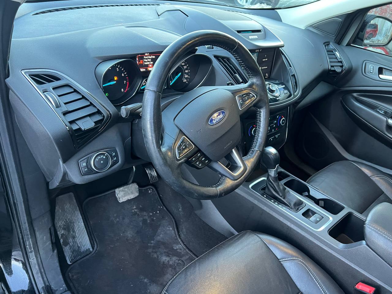 2017 Ford Escape Titanium**AWD**JAMAIS ACCIDENTEE**SAAQ CERTIFIEE**Toit Ouvrant Panoramique**ANGLE MORT**CamÉra de Recul**SIEGES EN CUIR**Navigation**SIEGES CHAUFFANTS**VOLANT CHAUFFANT**dÉmarrage À distance**MAGS** Image principale