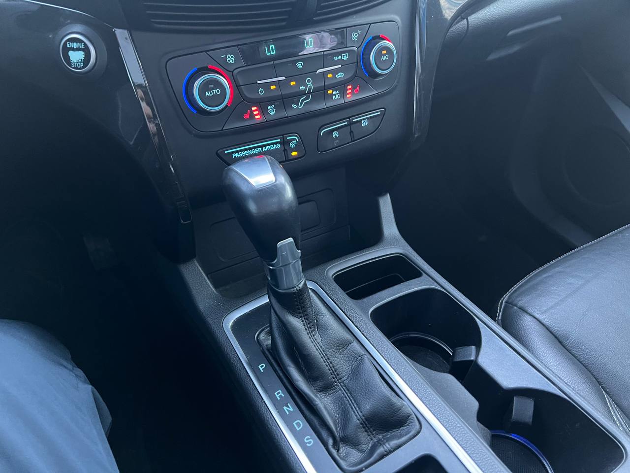 2017 Ford Escape Titanium**AWD**JAMAIS ACCIDENTEE**SAAQ CERTIFIEE**Toit Ouvrant Panoramique**ANGLE MORT**CamÉra de Recul**SIEGES EN CUIR**Navigation**SIEGES CHAUFFANTS**VOLANT CHAUFFANT**dÉmarrage À distance**MAGS** Image principale