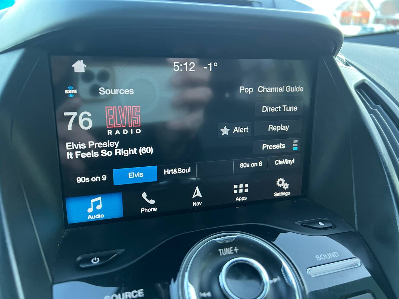 2017 Ford Escape Titanium**AWD**JAMAIS ACCIDENTEE**SAAQ CERTIFIEE**Toit Ouvrant Panoramique**ANGLE MORT**CamÉra de Recul**SIEGES EN CUIR**Navigation**SIEGES CHAUFFANTS**VOLANT CHAUFFANT**dÉmarrage À distance**MAGS** Image principale