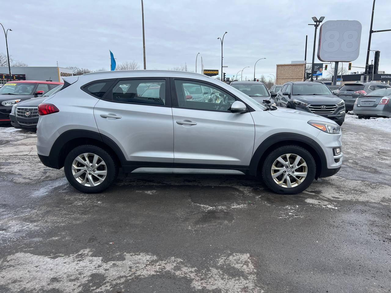 2019 Hyundai Tucson Preferred**SAAQ CERTIFIEE**AWD**CAR PLAY**LKA**ANGLE MORT**CamÉra de Recul**SIÈGES CHAUFFANTS AVANT et ARRIERE**VOLANT CHAUFFANT**ASSISTANCE AU MAINTIEN DE VOIE**MAGS** Image principale