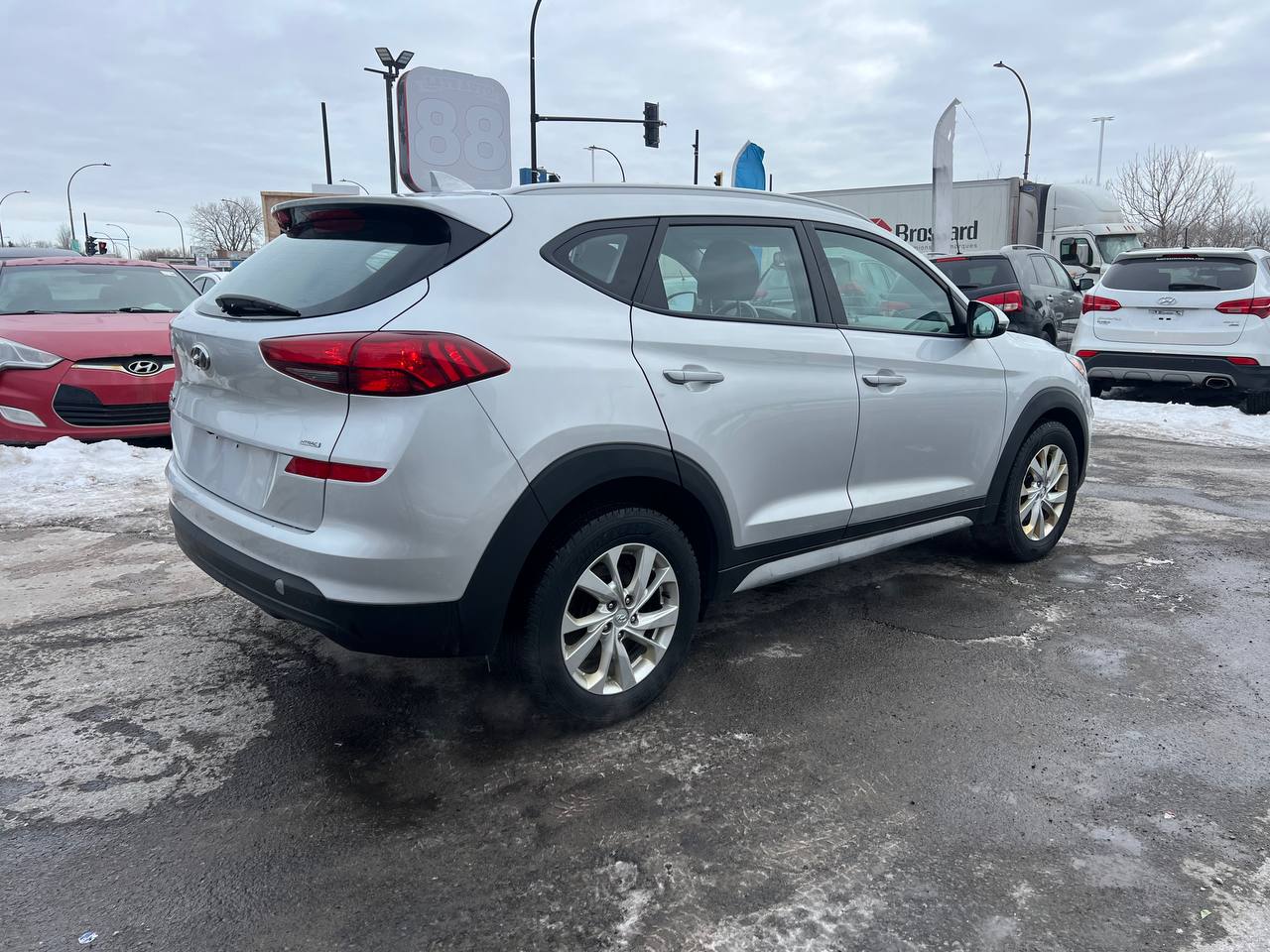 2019 Hyundai Tucson Preferred**SAAQ CERTIFIEE**AWD**CAR PLAY**LKA**ANGLE MORT**CamÉra de Recul**SIÈGES CHAUFFANTS AVANT et ARRIERE**VOLANT CHAUFFANT**ASSISTANCE AU MAINTIEN DE VOIE**MAGS** Image principale