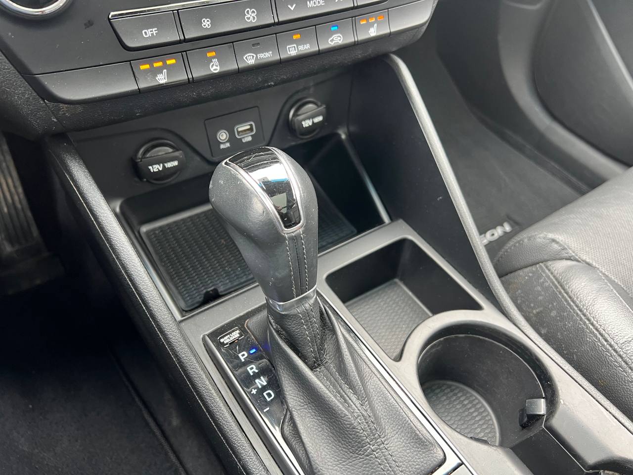 2018 Hyundai Tucson SE**SAAQ CERTIFIEE**CAR PLAY**Toit Ouvrant Panoramique**ANGLE MORT**CamÉra de Recul**SIEGES EN CUIR**SIÈGES CHAUFFANTS AVANT et ARRIERE**VOLANT CHAUFFANT**MAGS** Image principale