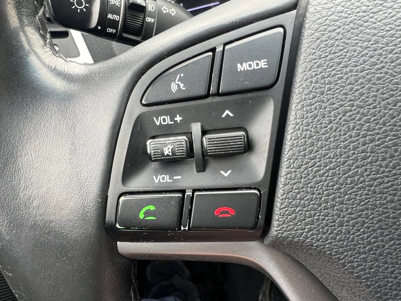 2018 Hyundai Tucson SE**SAAQ CERTIFIEE**CAR PLAY**Toit Ouvrant Panoramique**ANGLE MORT**CamÉra de Recul**SIEGES EN CUIR**SIÈGES CHAUFFANTS AVANT et ARRIERE**VOLANT CHAUFFANT**MAGS** Image principale