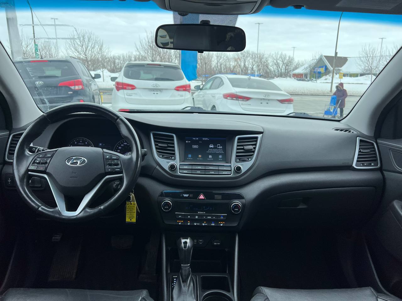 2018 Hyundai Tucson SE**SAAQ CERTIFIEE**CAR PLAY**Toit Ouvrant Panoramique**ANGLE MORT**CamÉra de Recul**SIEGES EN CUIR**SIÈGES CHAUFFANTS AVANT et ARRIERE**VOLANT CHAUFFANT**MAGS** Image principale