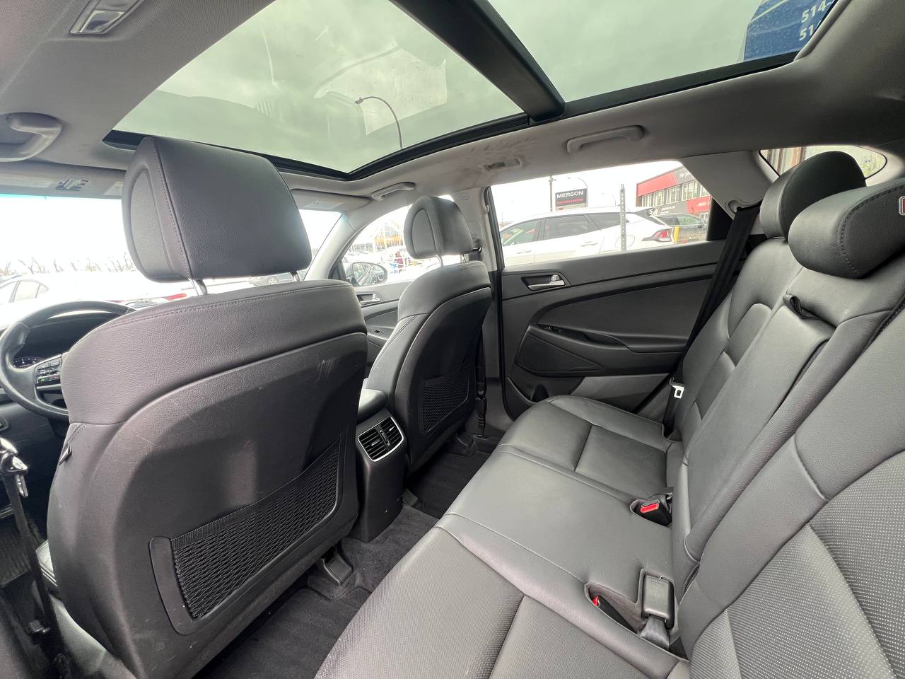 2018 Hyundai Tucson SE**SAAQ CERTIFIEE**CAR PLAY**Toit Ouvrant Panoramique**ANGLE MORT**CamÉra de Recul**SIEGES EN CUIR**SIÈGES CHAUFFANTS AVANT et ARRIERE**VOLANT CHAUFFANT**MAGS** Image principale