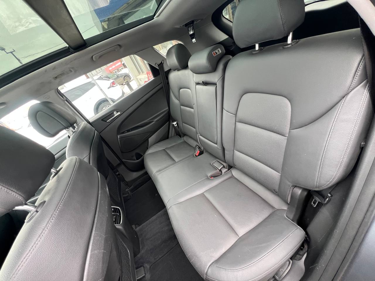 2018 Hyundai Tucson SE**SAAQ CERTIFIEE**CAR PLAY**Toit Ouvrant Panoramique**ANGLE MORT**CamÉra de Recul**SIEGES EN CUIR**SIÈGES CHAUFFANTS AVANT et ARRIERE**VOLANT CHAUFFANT**MAGS** Image principale