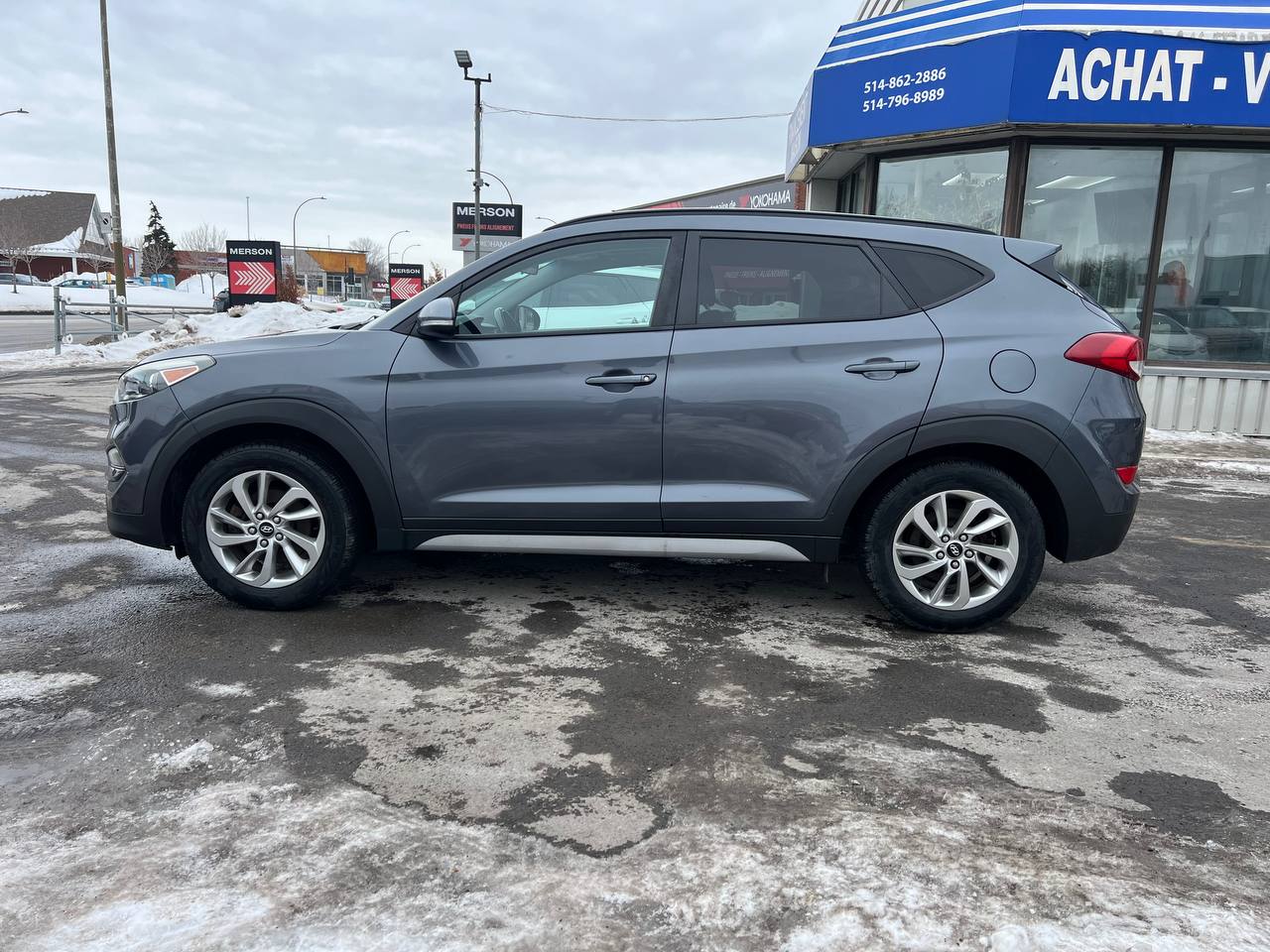 2018 Hyundai Tucson SE**SAAQ CERTIFIEE**CAR PLAY**Toit Ouvrant Panoramique**ANGLE MORT**CamÉra de Recul**SIEGES EN CUIR**SIÈGES CHAUFFANTS AVANT et ARRIERE**VOLANT CHAUFFANT**MAGS** Image principale