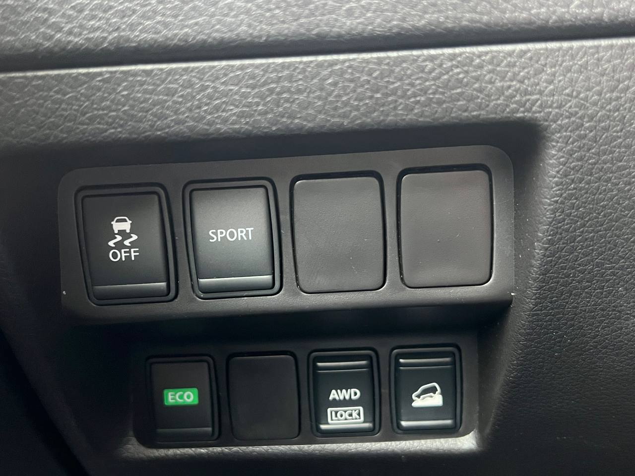 2016 Nissan Rogue SV**AWD**Toit Ouvrant Panoramique**CAMERA DE RECULE**SIEGES CHAUFFNATS**MAGS** Image principale