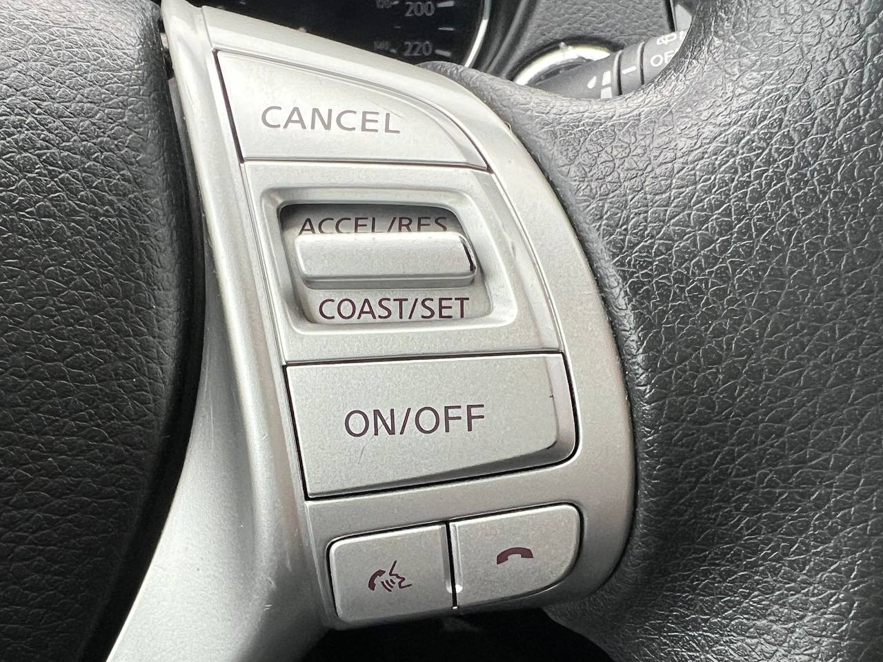 2016 Nissan Rogue SV**AWD**Toit Ouvrant Panoramique**CAMERA DE RECULE**SIEGES CHAUFFNATS**MAGS** Image principale