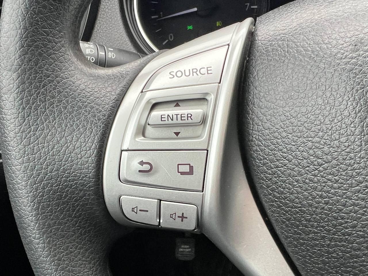 2016 Nissan Rogue SV**AWD**Toit Ouvrant Panoramique**CAMERA DE RECULE**SIEGES CHAUFFNATS**MAGS** Image principale