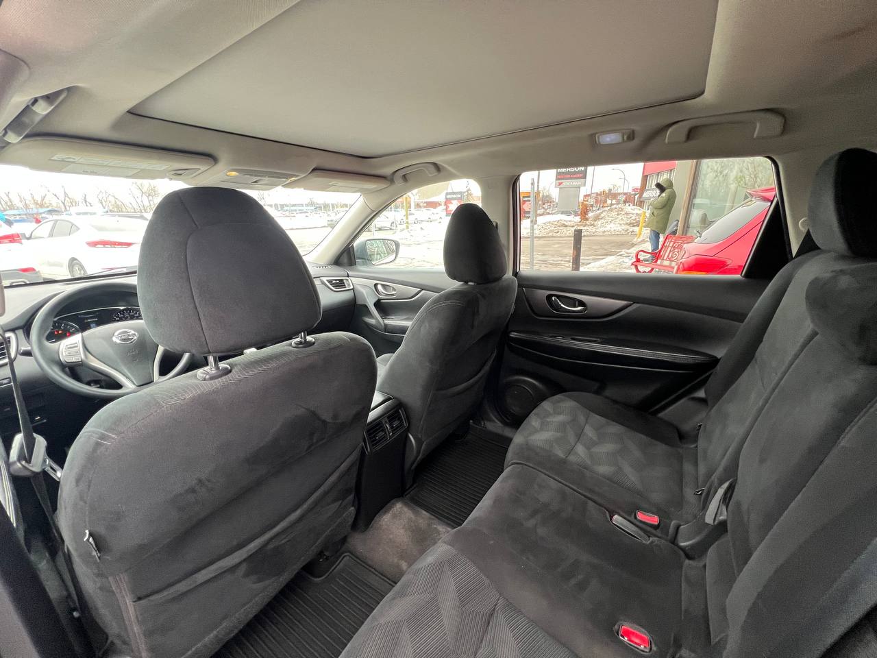 2016 Nissan Rogue SV**AWD**Toit Ouvrant Panoramique**CAMERA DE RECULE**SIEGES CHAUFFNATS**MAGS** Image principale