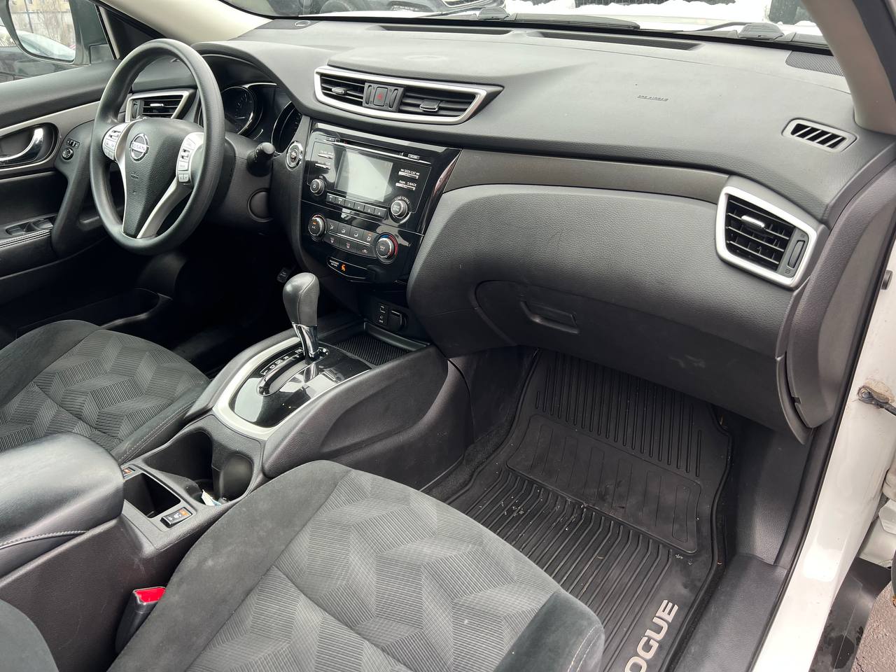 2016 Nissan Rogue SV**AWD**Toit Ouvrant Panoramique**CAMERA DE RECULE**SIEGES CHAUFFNATS**MAGS** Image principale