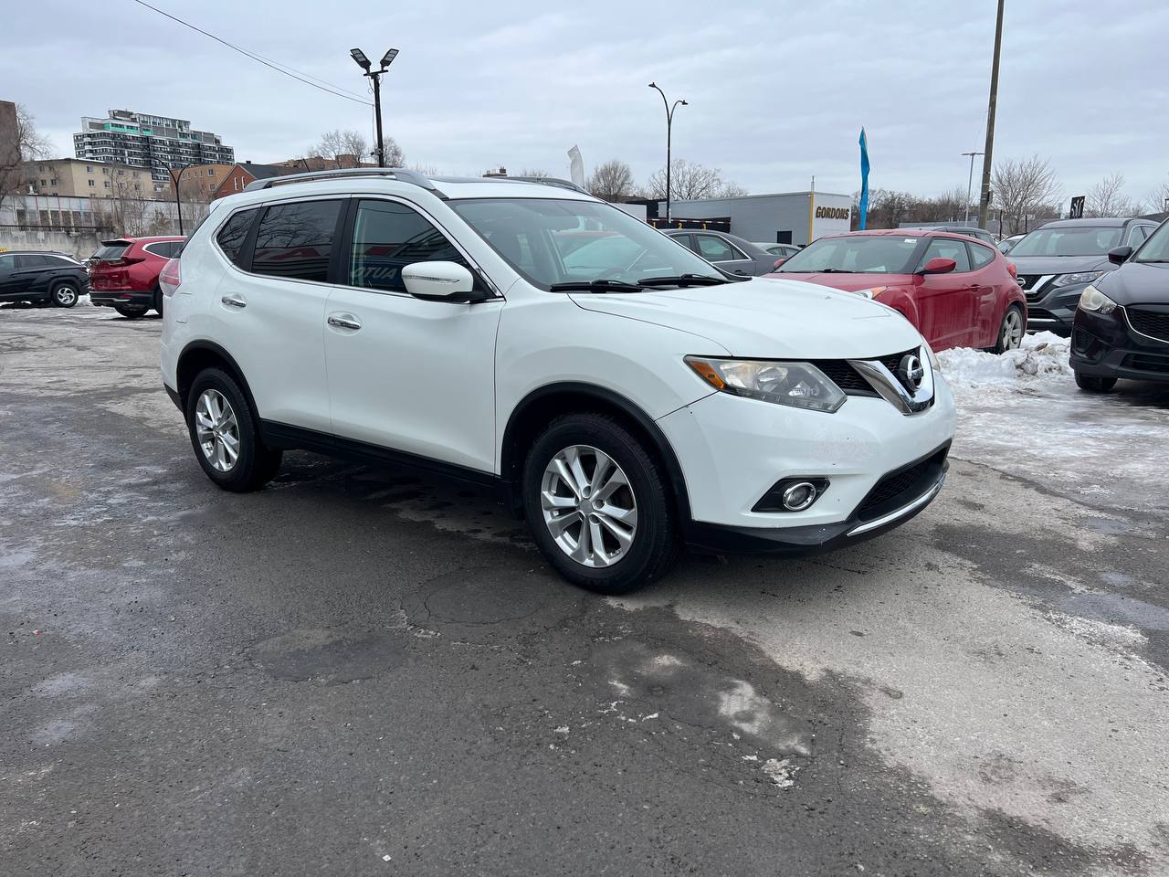 2016 Nissan Rogue SV**AWD**Toit Ouvrant Panoramique**CAMERA DE RECULE**SIEGES CHAUFFNATS**MAGS** Image principale
