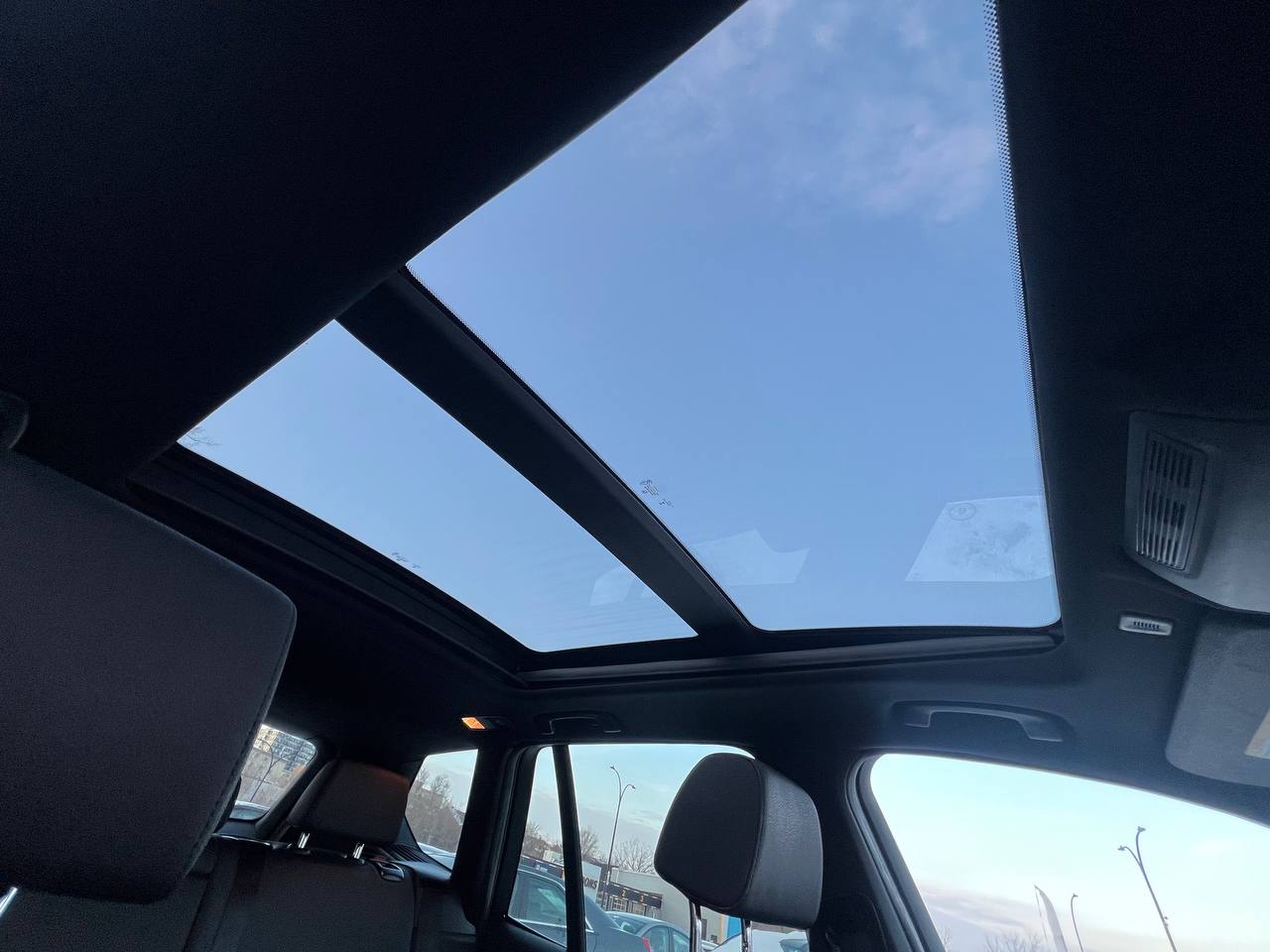 2015 BMW X3 XDrive28i**AWD**SAAQ CERTIFIEE**TOIT PANORAMIQUE**CAMERA DE RECULE**SIEGES CHAUFFNATS**MAGS**VOLANT CHAUFFNATS**CUIR** Image principale