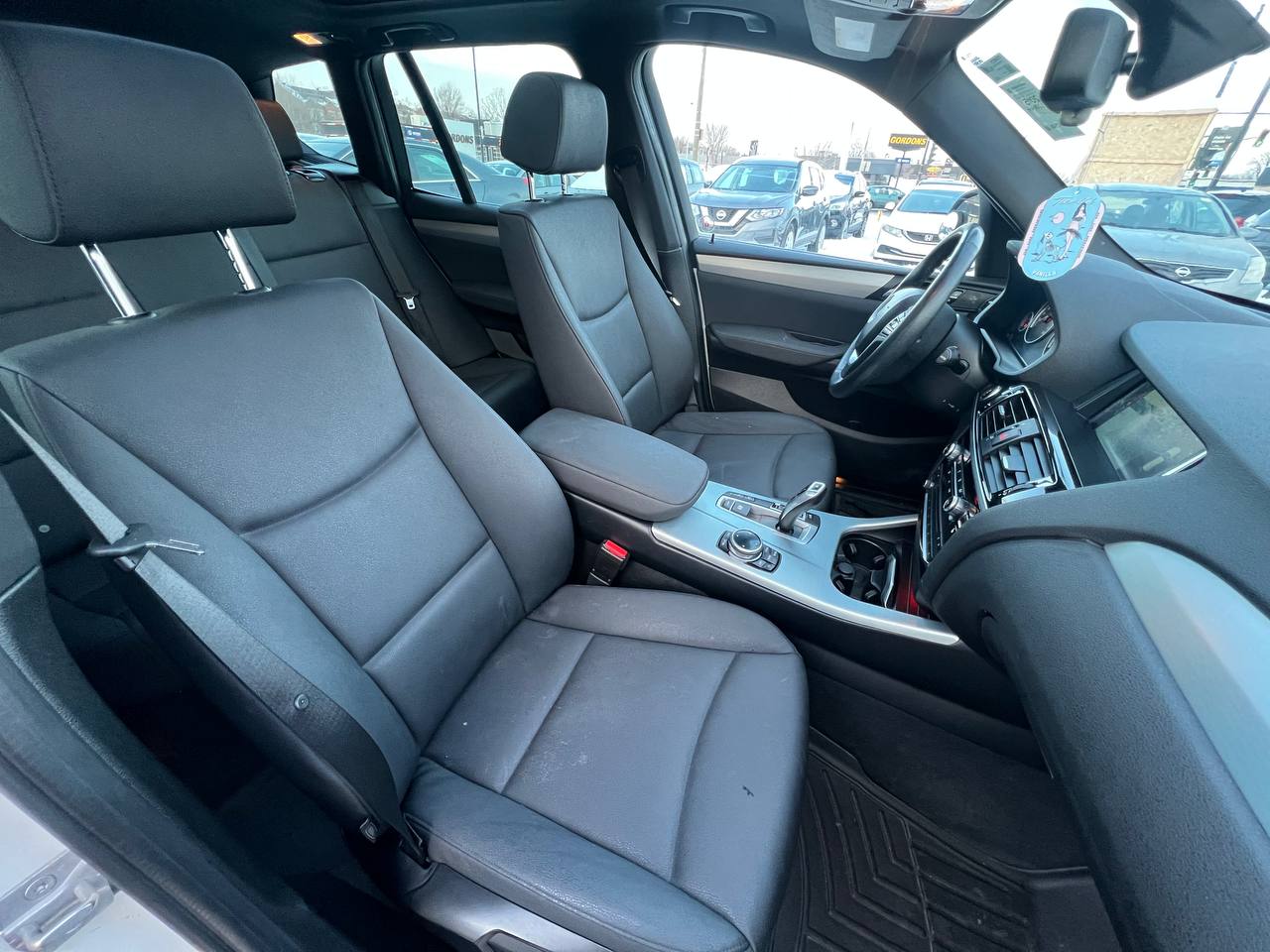 2015 BMW X3 XDrive28i**AWD**SAAQ CERTIFIEE**TOIT PANORAMIQUE**CAMERA DE RECULE**SIEGES CHAUFFNATS**MAGS**VOLANT CHAUFFNATS**CUIR** Image principale