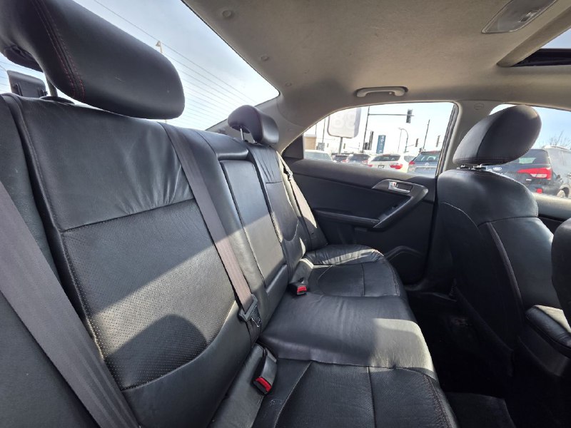 2011 Kia Forte **SX**JAMAIS ACCIDENTEE**CUIR**TOIT OUVRANT**SIEGES CHAUFFANTS**EN SPECIAL Image principale