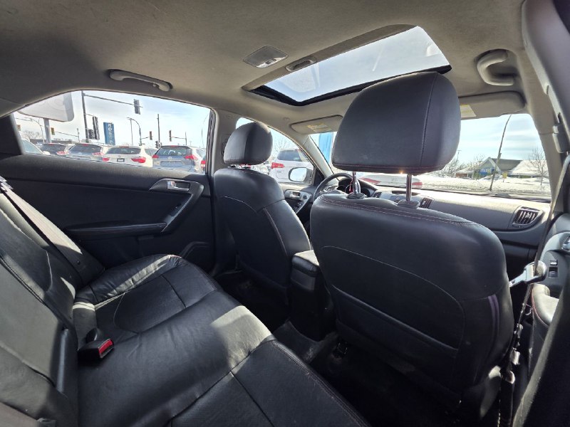 2011 Kia Forte **SX**JAMAIS ACCIDENTEE**CUIR**TOIT OUVRANT**SIEGES CHAUFFANTS**EN SPECIAL Image principale