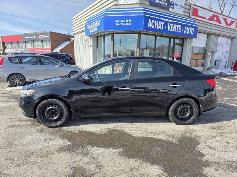 2011 Kia Forte **SX**JAMAIS ACCIDENTEE**CUIR**TOIT OUVRANT**SIEGES CHAUFFANTS**EN SPECIAL Image principale