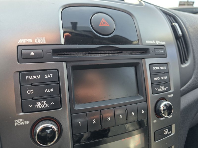 2011 Kia Forte **SX**JAMAIS ACCIDENTEE**CUIR**TOIT OUVRANT**SIEGES CHAUFFANTS**EN SPECIAL Image principale