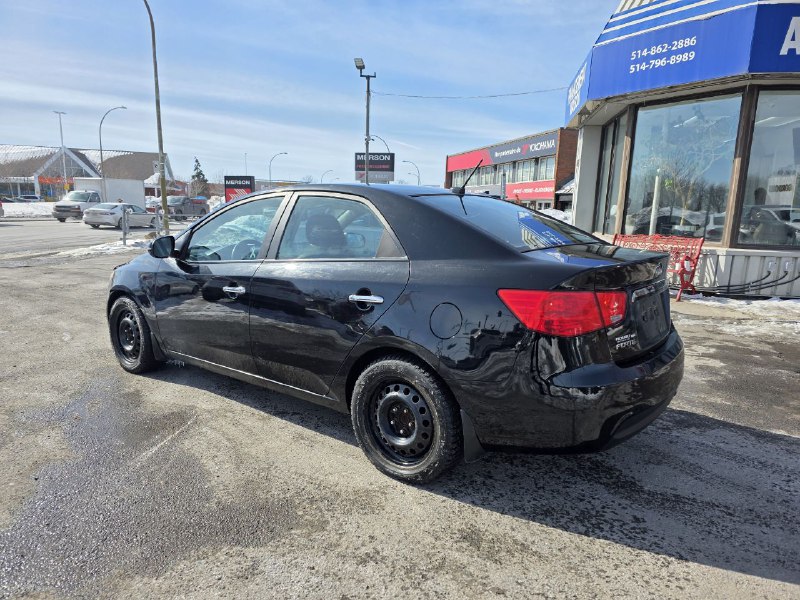 2011 Kia Forte **SX**JAMAIS ACCIDENTEE**CUIR**TOIT OUVRANT**SIEGES CHAUFFANTS**EN SPECIAL Image principale